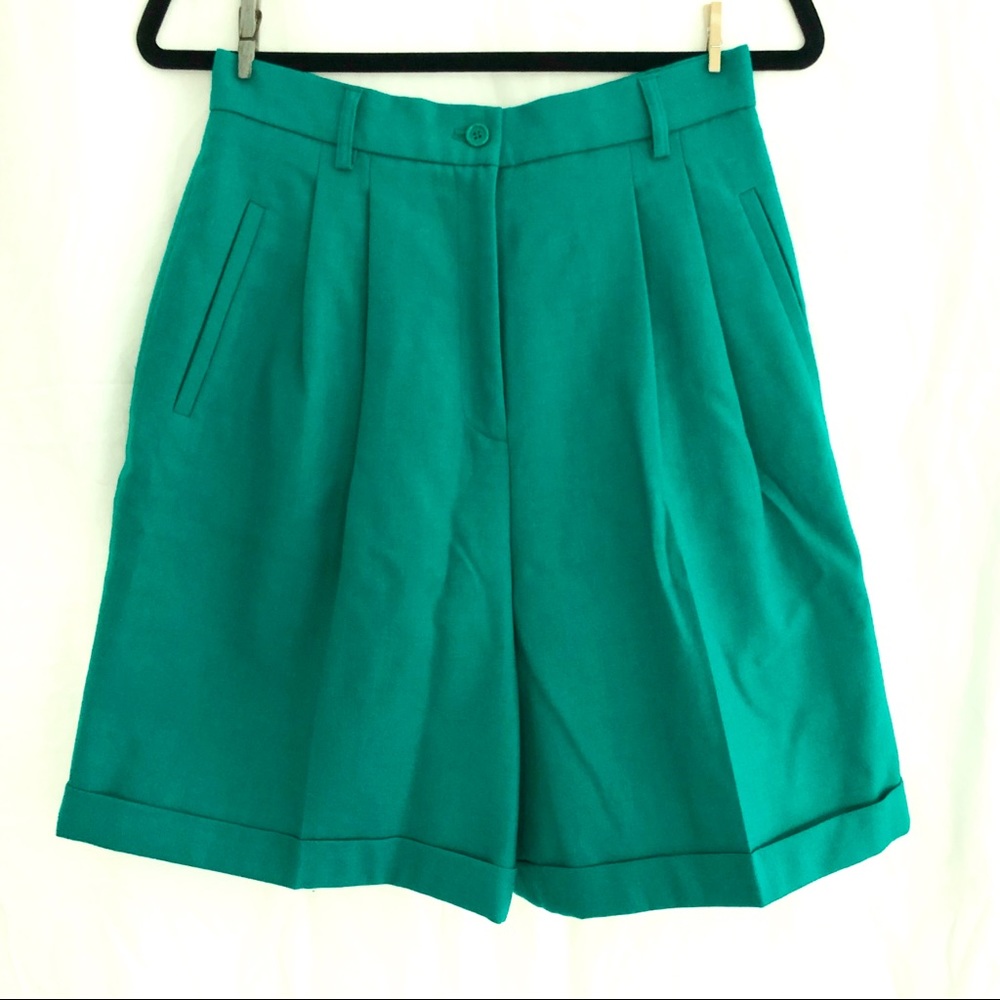 Casual Corner Vintage 100% Wool Green Shorts Sz 10